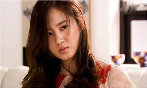 bang hoang khi biet bi mat dong troi cua chi dau - 1