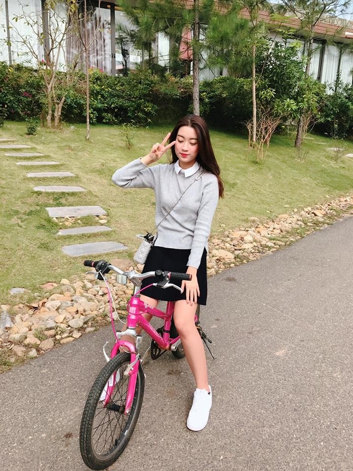 Thoi trang doi thuong cua Hoa hau My Linh hinh anh 4