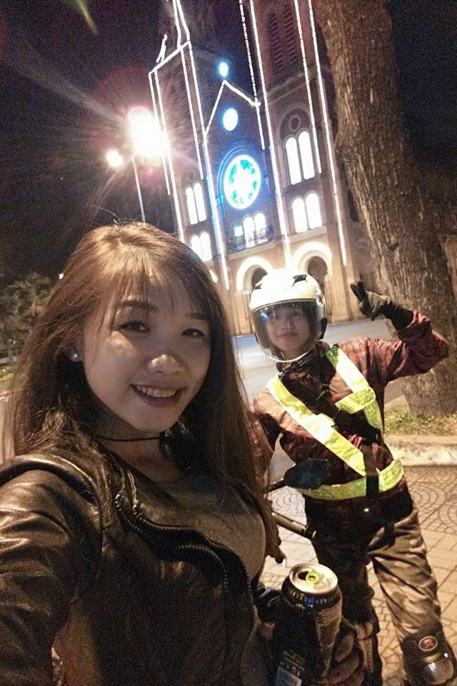 Hai co gai chay xe may tu Nam ra Bac trong 40 gio hinh anh 1