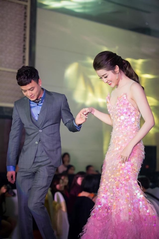 Hồ Ngọc Hà, Xuân Hinh, Thanh Hằng, Huyền My, Minh Hằng, Đông Nhi