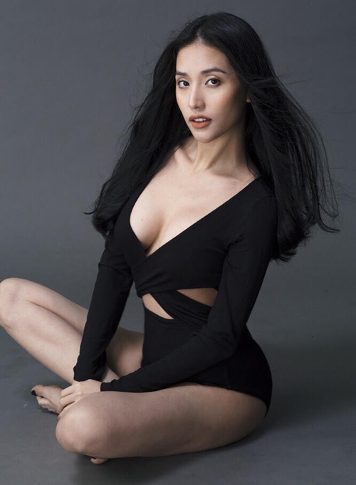 mai-ho-mac-mat-me-khoe-duong-cong-sexy-6