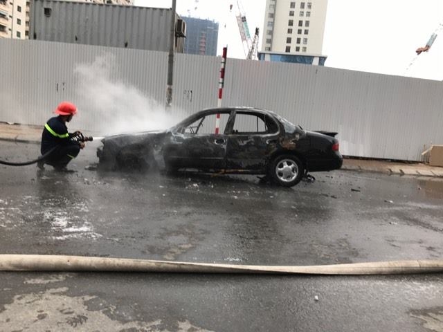 Hà Nội, cháy ô tô, xế hộp cháy trơ khung