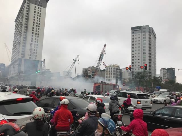 Hà Nội, cháy ô tô, xế hộp cháy trơ khung