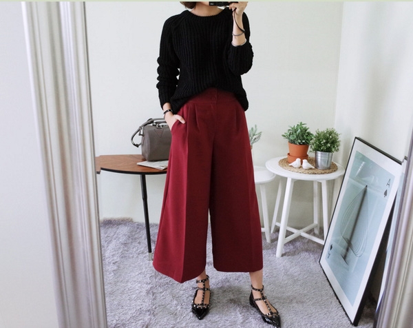 Lạnh bất chợt thế này, các nàng hãy tham khảo ngay những cách diện áo len chui đầu đúng điệu - Ảnh 6.