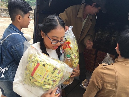 phuong my chi du nho tuoi van lam tu thien voi so tien it ai ngo hinh anh 6