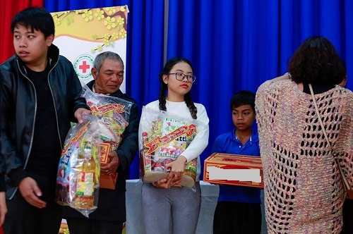 phuong my chi du nho tuoi van lam tu thien voi so tien it ai ngo hinh anh 7