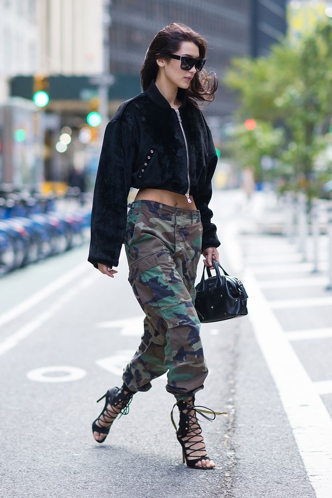 Thoi trang goi cam ngay lanh cua Bella Hadid hinh anh 14