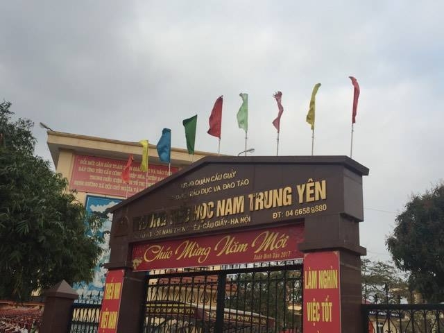 vu hoc sinh gay chan: cuu hieu truong con duoc dung tren buc giang? hinh anh 1