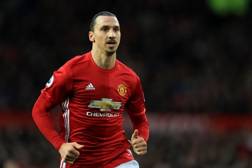he lo dieu kien de ibrahimovic o lai m.u hinh anh 1