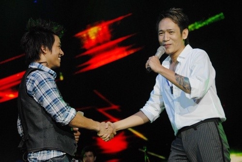 Showbiz Viet va dai dich mang ten 'chui boi tren mang' hinh anh 2