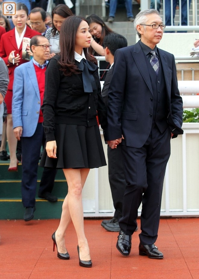 Chong a hau Hong Kong dot tu khi dang ngu hinh anh 1