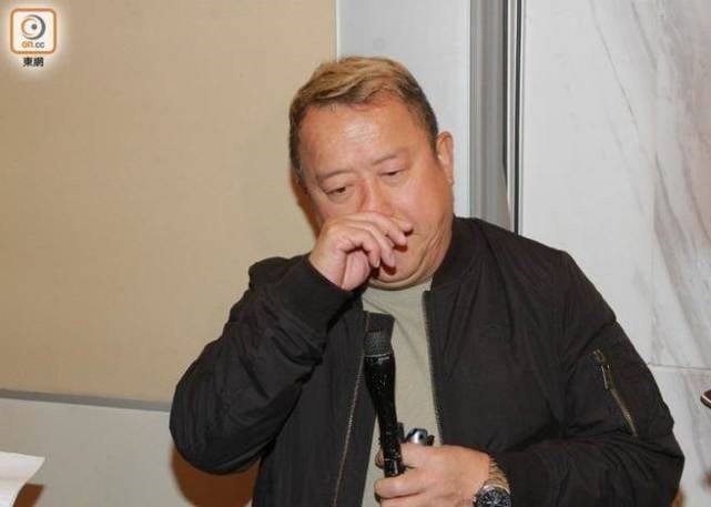 Chong a hau Hong Kong dot tu khi dang ngu hinh anh 3