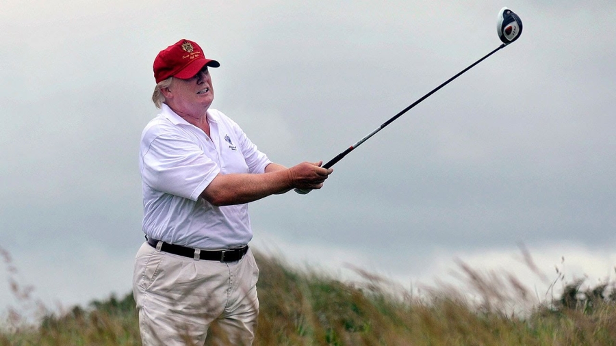 trump choi golf con nhieu hon nghe tin tinh bao? hinh anh 2