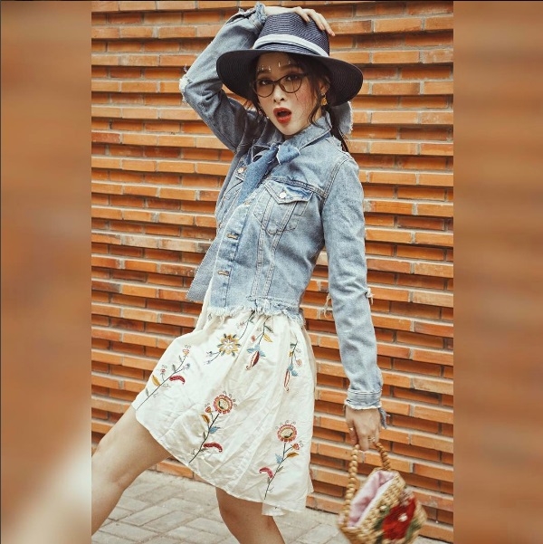 angela phuong trinh lai khien fan 