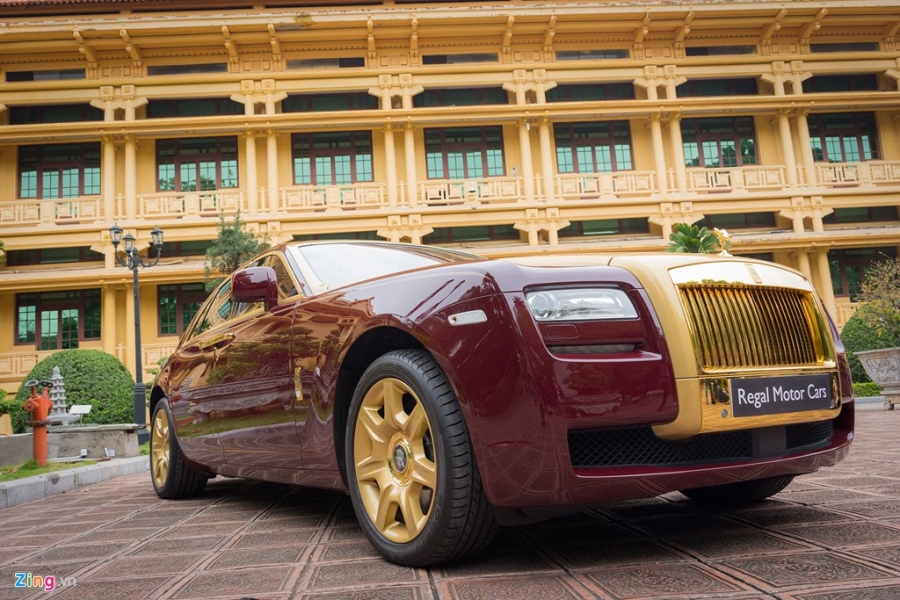 Cap xe Rolls-Royce doc nhat Viet Nam cung nhau khoe dang hinh anh 2