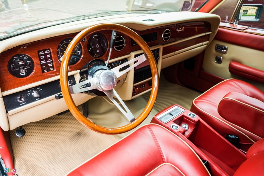 Cap xe Rolls-Royce doc nhat Viet Nam cung nhau khoe dang hinh anh 6