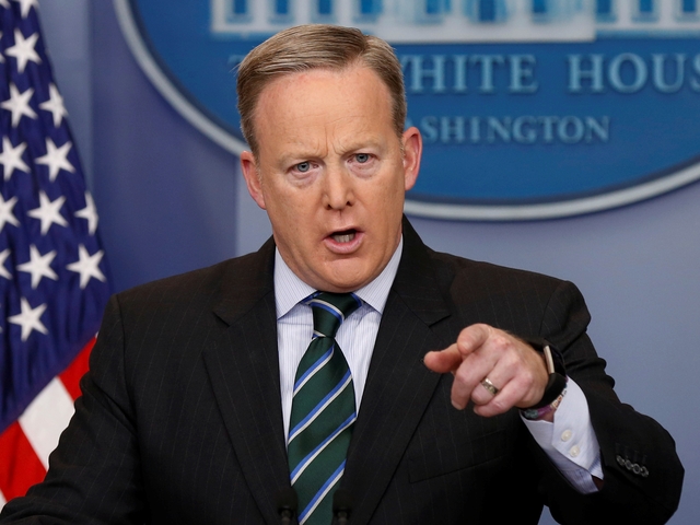 Thư ký báo chí Nhà Trắng Sean Spicer (Ảnh: Reuters)