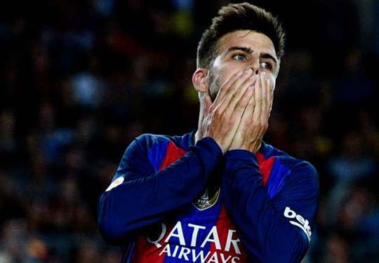  Pique bất bình vì trọng tài thiên vị Real 