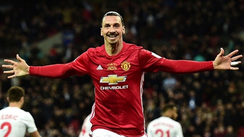 mourinho bo bua 2 quy tu khien ibra phai den m.u hinh anh 1