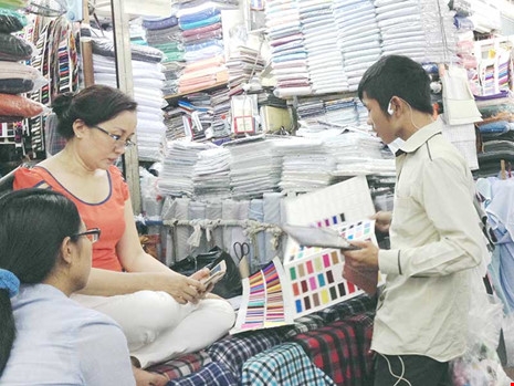 Ngân hàng bối rối vì ‘hộ gia đình không được vay tiền’ - 1