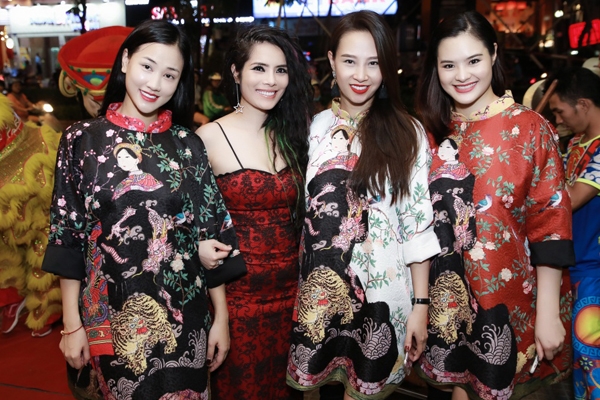 vo-chong-thai-hoa-mung-maya-lam-ba-chu-5
