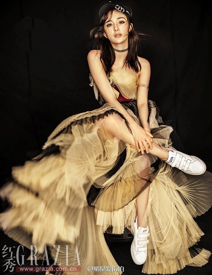 Duong Mich bi chinh sua qua nhieu trong bo anh moi hinh anh 5