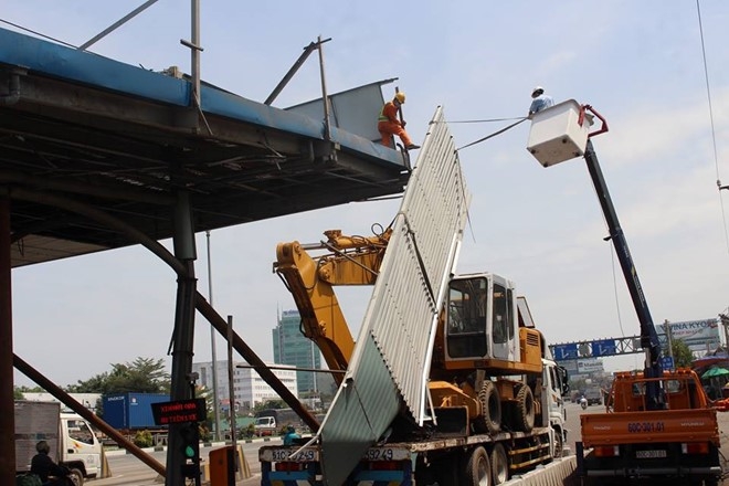 Mai tram thu phi cau Dong Nai bi xe dau keo tong do sap hinh anh 1