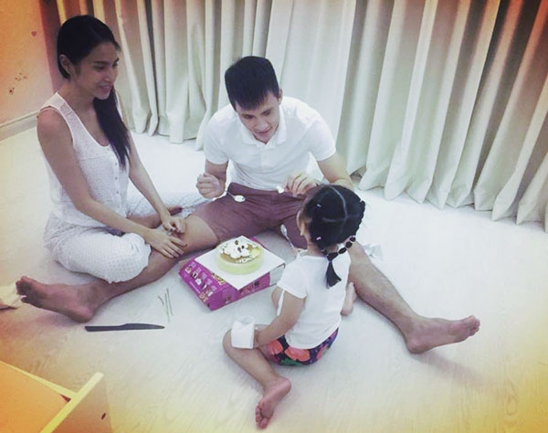nhung-em-be-noi-tieng-chua-bao-gio-lo-mat-cua-showbiz-viet-2