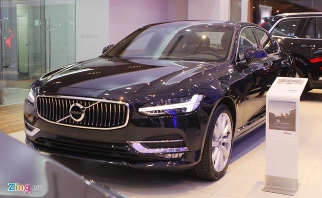 Xe Volvo chinh hang gia tu gan 2 ty dong tai Ha Noi hinh anh 1