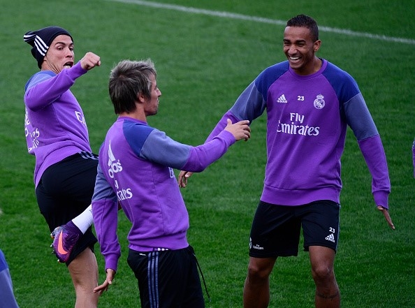 Zidane tiet lo 3 cau thu dau tien phai roi Real hinh anh 1