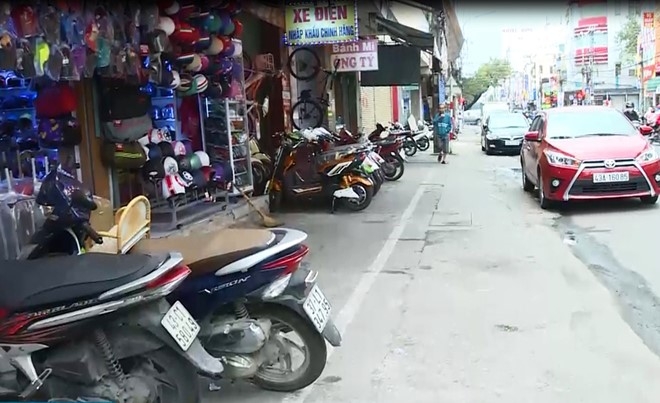 Da Nang cu can bo ra pho tu 4h sang de giu via he hinh anh 3