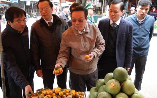 Phó Chủ tịch Quốc hội Phùng Quốc Hiển dẫn đầu đoàn giám sát tối cao thị sát các tỉnh biên giới giáp Trung Quốc.