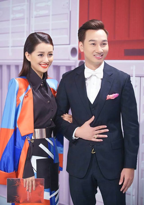 phong-cach-hien-dai-cua-btv-quynh-chi-o-the-remix-8