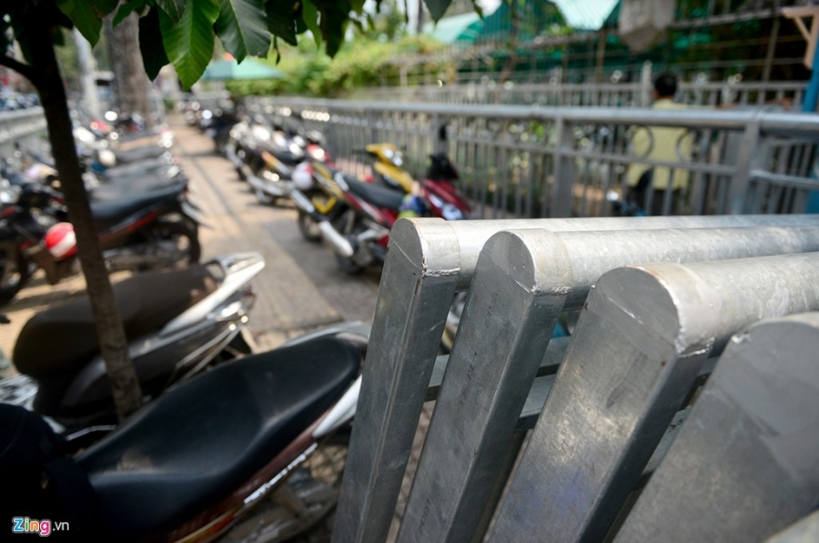 Thao bot rao chan via he nhu 'chuong thu' o Sai Gon hinh anh 4