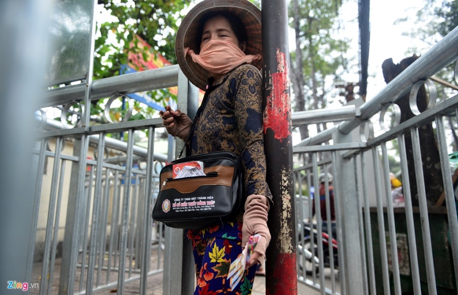 Thao bot rao chan via he nhu 'chuong thu' o Sai Gon hinh anh 7