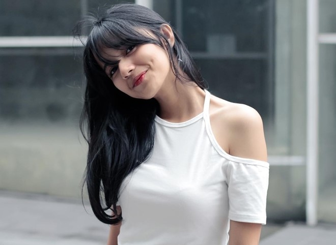 Ve dep thuan khiet cua hot girl Indonesia hinh anh 2