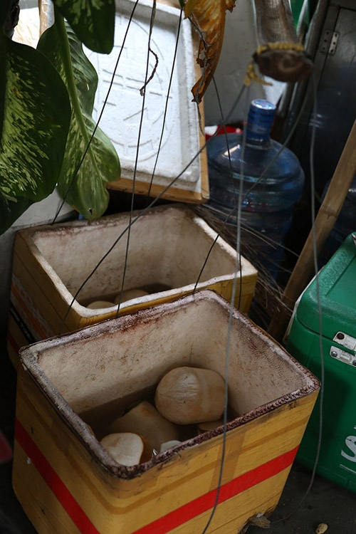 Cận cảnh kho tang vật lấn chiếm vỉa hè bị ông Đoàn Ngọc Hải thu giữ hình ảnh 8 can canh kho tang vat lan chiem via he bi ong doan ngoc hai thu giu hinh anh 8