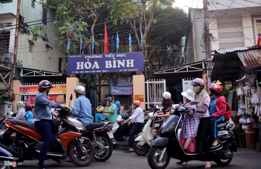 Khu cho rach nat, bat nhao giua duong o trung tam Sai Gon hinh anh 13