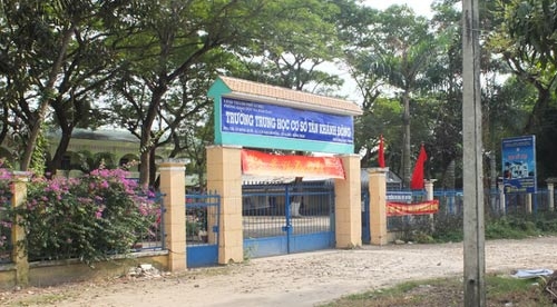 Trường THCS Tân Khánh Đông (xã Tân Khánh Đông, TP Sa Đéc) nơi ông Nguyễn Tấn Tới làm hiệu trưởng