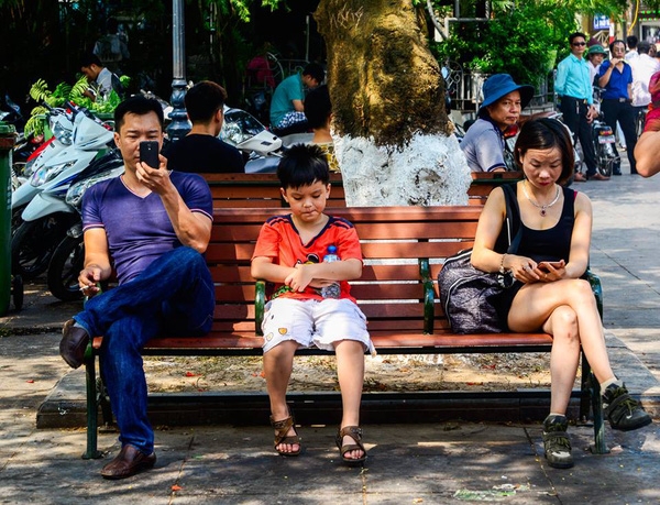 Trong vòng vây công nghệ, bức ảnh này có khiến chúng ta giật mình ngẩng đầu lên? - Ảnh 3.