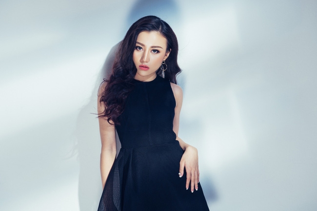 Đông Nhi sexy bên 11 chiến binh đa màu sắc tại The Voice! - Ảnh 15.