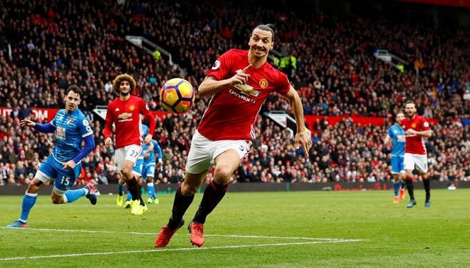 Giu Ibrahimovic, MU mat hon nua trieu bang moi tuan hinh anh 1
