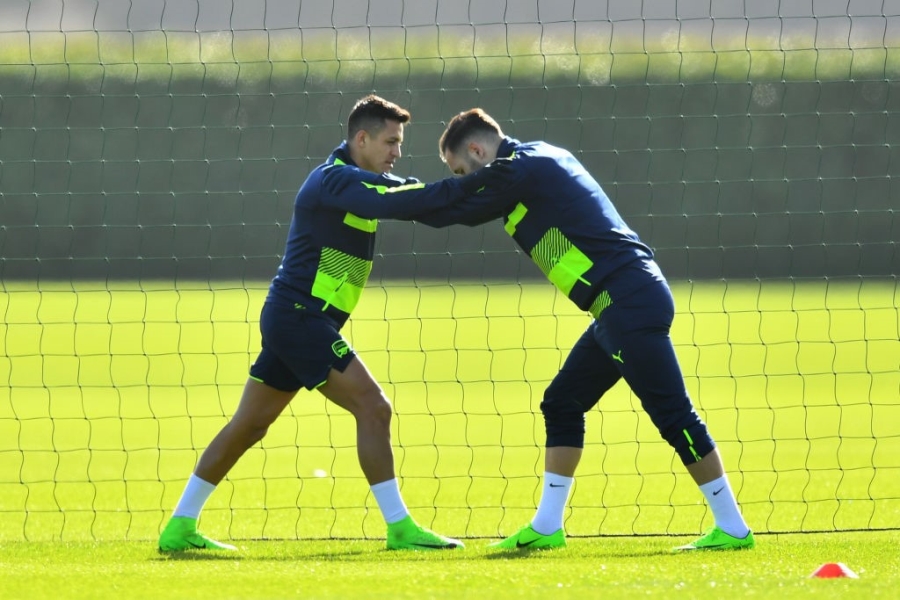 Sanchez bat tay cham dut mau thuan voi Wenger hinh anh 3