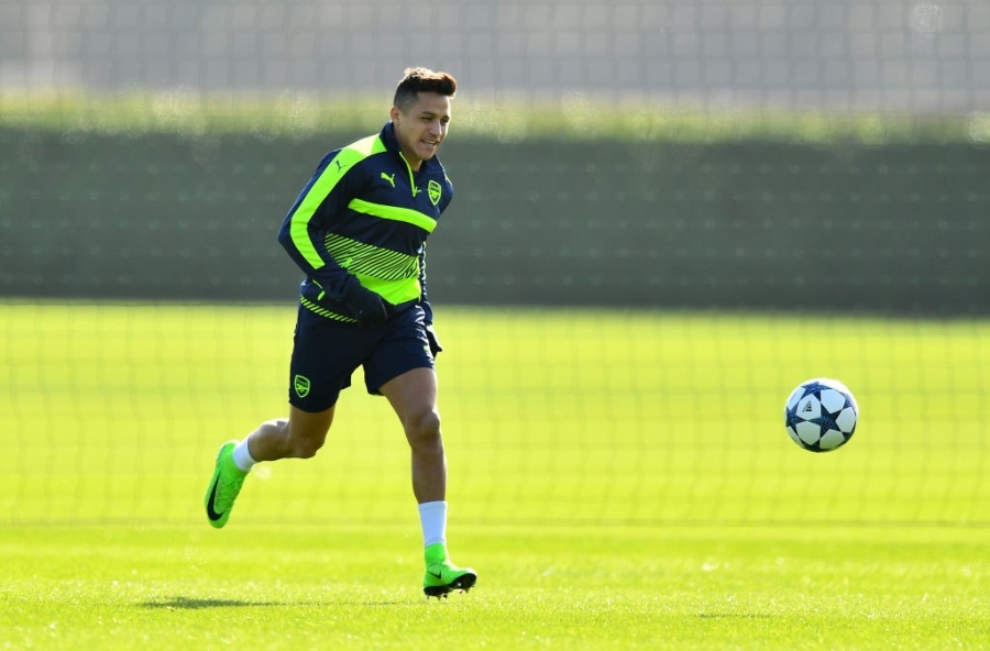 Sanchez bat tay cham dut mau thuan voi Wenger hinh anh 4