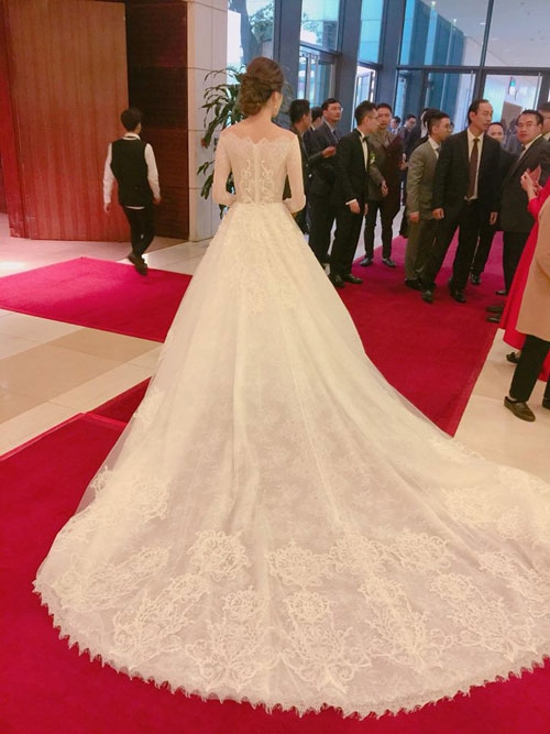 tiec-cuoi-sang-trong-cua-a-hau-hoang-anh-4