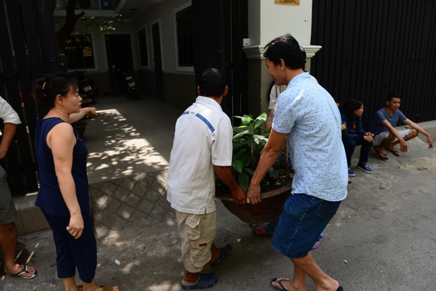 Quan Binh Thanh dap bac them trong hem hinh anh 2