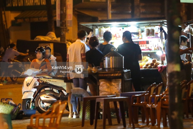 Bắt gặp Trấn Thành và Hari Won bị hỏng xe giữa đường lúc nửa đêm - Ảnh 2.