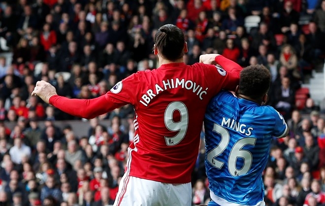 Ibrahimovic bi cam 3 tran: Hoa day, nhung phuc day hinh anh 1