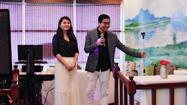 vo-chong-ngoc-lan-mo-tiec-day-thang-cho-con-trai-tai-my-1