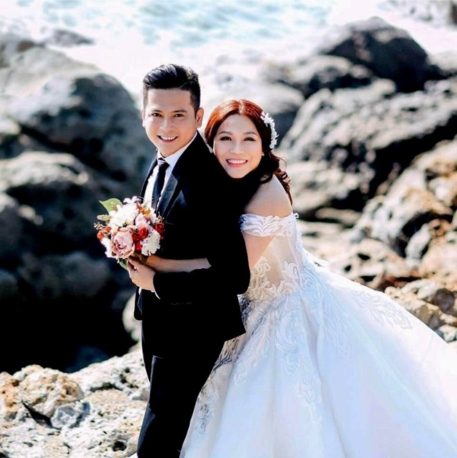 Vo Hoang Anh mang bau sau 2 tuan lam le cuoi hinh anh 1